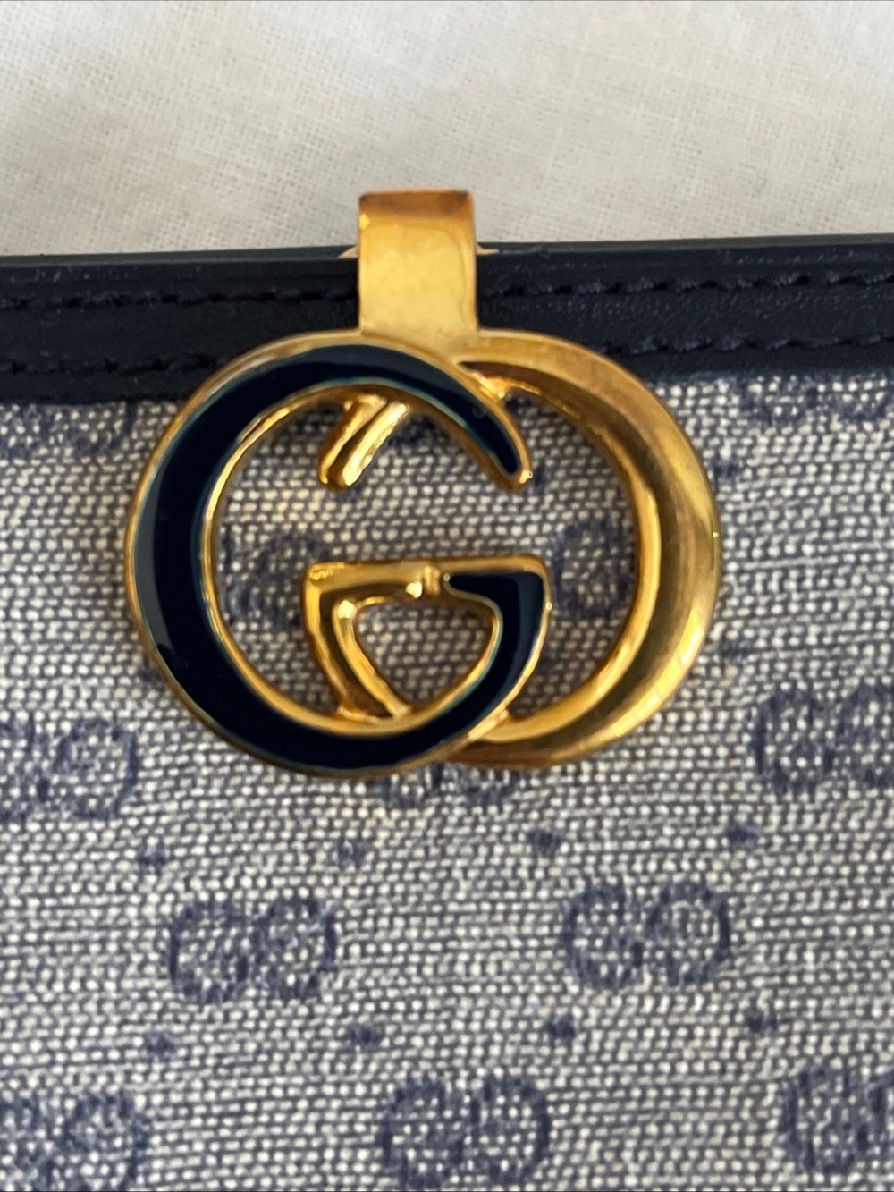Gucci Gold and Navy Double G Logo Hardware Accent wallet - Picture 1 of 15